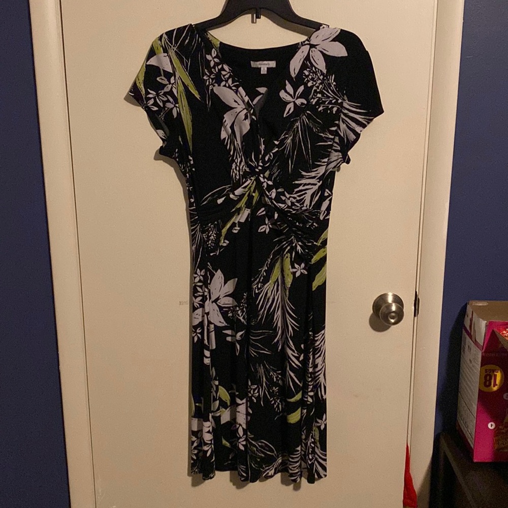 Cute cross front dress sz 12
